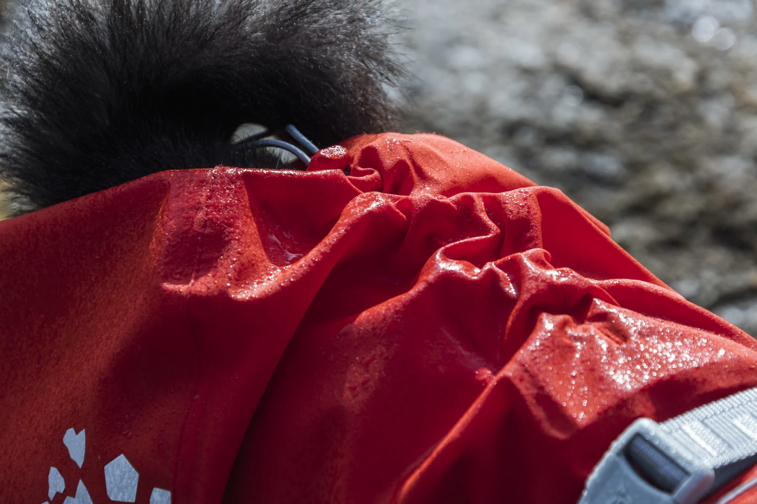 Hurtta Monsun Regenmantel ECO, Rosenrot (rosehip) 7 Hurtta Monsun Regenmantel ECO, Rosenrot (rosehip) – Bild 5