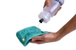 RuffWear Swamp Cooler™ Neck Gaiter -Wuff Wohnen Verkäufe Web20JPG 0546 Swamp Cooler Neck Gaiter Aurora Teal Wet STUDIO