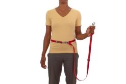 RuffWear Switchbak™ Leash Red Sumac -Wuff Wohnen Verkäufe Web20JPG 4025 Switchbak Leash Red Sumac Waist Worn STUDIO