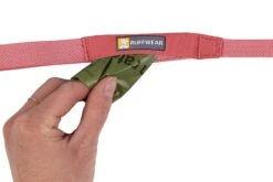 RuffWear Hi & Light™ Leash Salmon Pink 13 RuffWear Hi & Light™ Leash Salmon Pink -Wuff Wohnen Verkäufe Web20JPG 4085 Hi And Light Leash Salmon Pink Pocket STUDIO